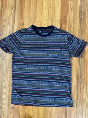 Beautiful Giant Mens T Shirt XL Tribal Aztec Ethnic